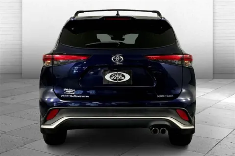 Another view of 2023 Toyota Highlander L for sale in Kansas City, MO at Cable Dahmer Cadillac of Kansas City