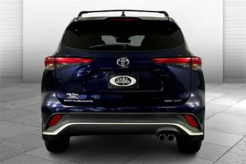 Another view of 2023 Toyota Highlander XSE for sale in Kansas City, MO at Cable Dahmer Cadillac of Kansas City