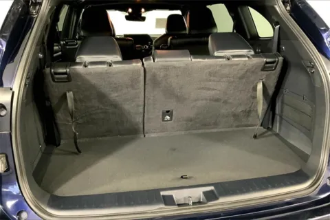 More photos of 2023 Toyota Highlander XSE at Cable Dahmer Cadillac of Kansas City, MO