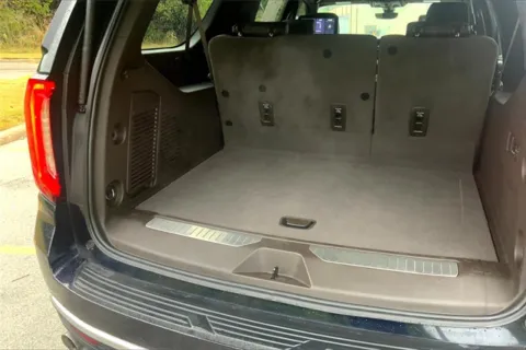 More photos of 2021 GMC Yukon XL Denali at Cable Dahmer Cadillac of Kansas City, MO