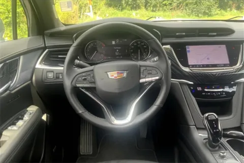 More photos of 2025 Cadillac XT6 Premium Luxury at Cable Dahmer Cadillac of Kansas City, MO