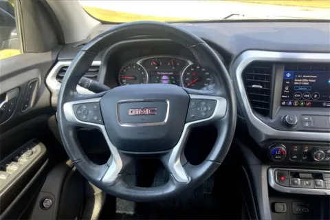 More photos of 2021 GMC Acadia SLT at Cable Dahmer Cadillac of Kansas City, MO