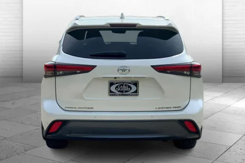 Another view of 2021 Toyota Highlander Limited for sale in Kansas City, MO at Cable Dahmer Cadillac of Kansas City