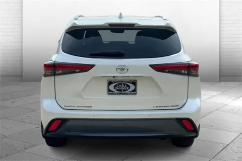 Another view of 2021 Toyota Highlander Limited for sale in Kansas City, MO at Cable Dahmer Cadillac of Kansas City