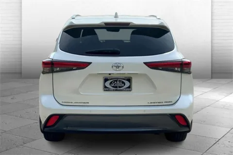 Another view of 2021 Toyota Highlander Limited for sale in Kansas City, MO at Cable Dahmer Cadillac of Kansas City