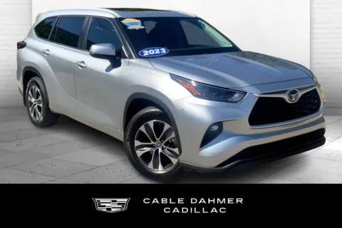 Silver 2023 Toyota Highlander Hybrid XLE for sale in Kansas City, MO