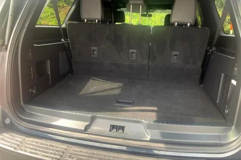 More photos of 2023 Ford Expedition Max Limited at Cable Dahmer Cadillac of Kansas City, MO