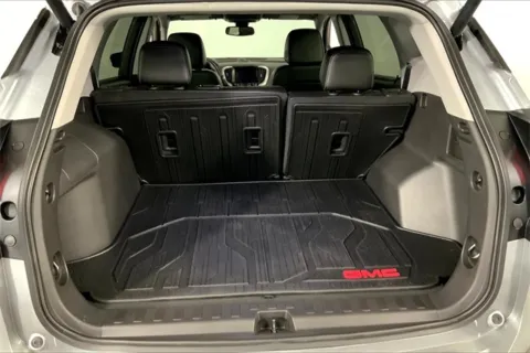 More photos of 2024 GMC Terrain SLT at Cable Dahmer Cadillac of Kansas City, MO