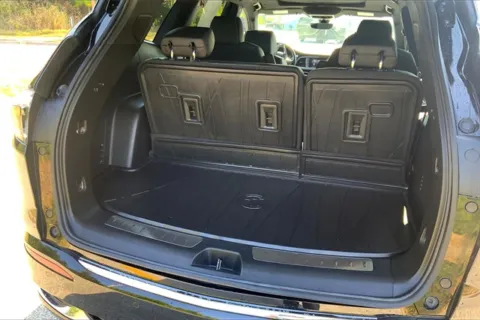 More photos of 2024 Buick Enclave Avenir at Cable Dahmer Cadillac of Kansas City, MO