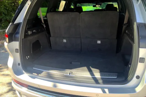 More photos of 2021 Jeep Grand Cherokee L Overland at Cable Dahmer Cadillac of Kansas City, MO