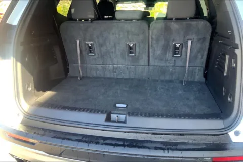 More photos of 2025 GMC Acadia Elevation at Cable Dahmer Cadillac of Kansas City, MO