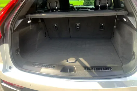 More photos of 2020 Cadillac XT4 Premium Luxury at Cable Dahmer Cadillac of Kansas City, MO