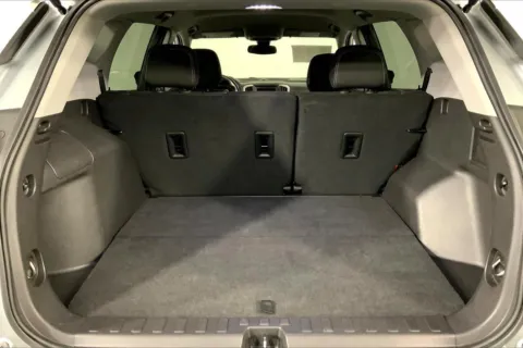 More photos of 2024 GMC Terrain SLE at Cable Dahmer Cadillac of Kansas City, MO