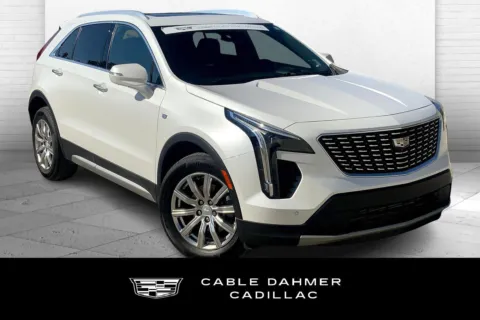White 2022 Cadillac XT4 Premium Luxury for sale in Kansas City, MO