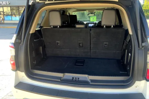 More photos of 2020 Ford Expedition Platinum at Cable Dahmer Cadillac of Kansas City, MO