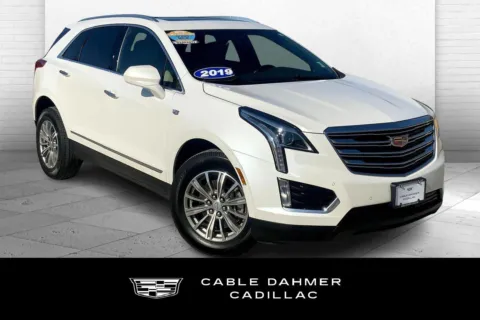 White 2019 Cadillac XT5 Luxury FWD for sale in Kansas City, MO