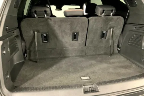 More photos of 2025 Chevrolet Traverse LT at Cable Dahmer Cadillac of Kansas City, MO