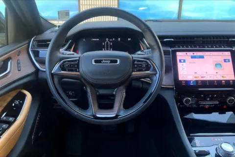 More photos of 2023 Jeep Grand Cherokee L Summit at Cable Dahmer Cadillac of Kansas City, MO