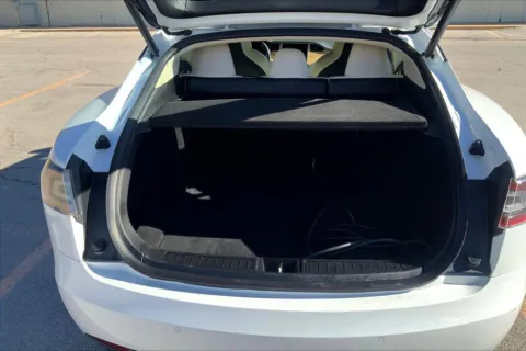 More photos of 2019 Tesla Model S 75D at Cable Dahmer Cadillac of Kansas City, MO