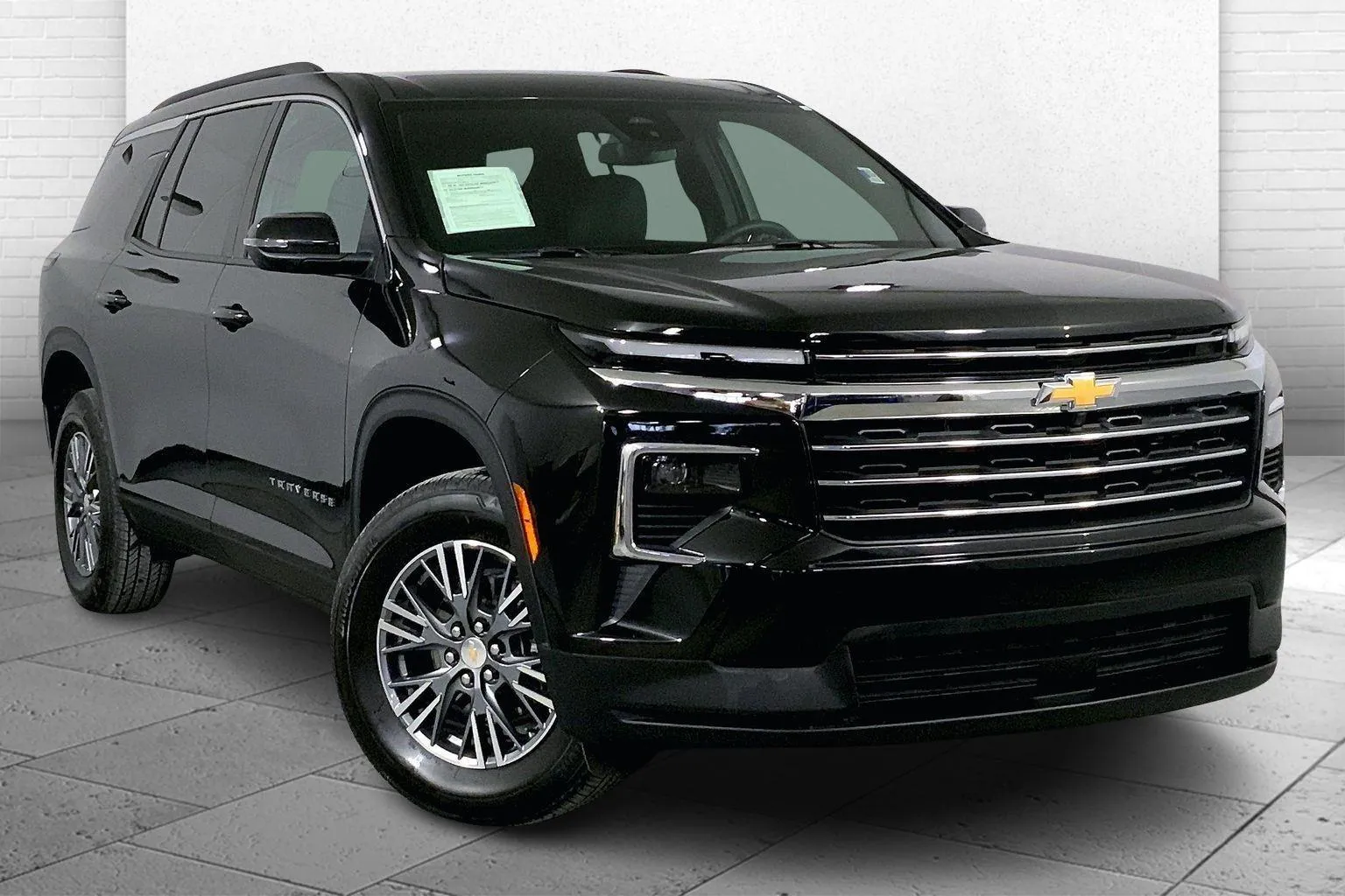 Black 2025 Chevrolet Traverse FWD LT for sale in Kansas City, MO