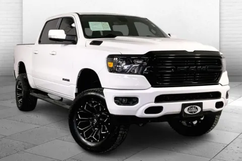 White 2020 RAM 1500 Big Horn Crew Cab 4x4 5'7' Box for sale in Kansas City, MO
