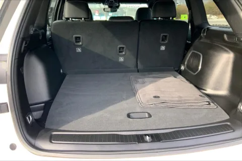 More photos of 2024 Jeep Grand Cherokee Limited 4x4 at Cable Dahmer Chrysler Dodge Jeep Ram of Kansas City, MO