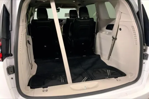 More photos of 2024 Chrysler Pacifica Hybrid Select at Cable Dahmer Chrysler Dodge Jeep Ram of Kansas City, MO