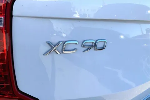 More photos of 2021 Volvo XC90 T6 Momentum 7 Passenger at Cable Dahmer Chrysler Dodge Jeep Ram of Kansas City, MO