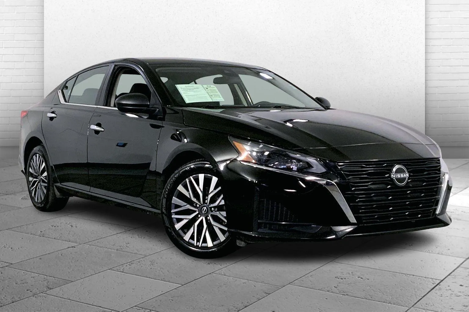 Black 2024 Nissan Altima SV FWD for sale in Kansas City, MO