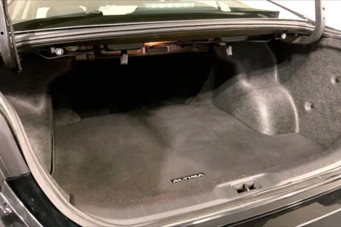 More photos of 2024 Nissan Altima SV FWD at Cable Dahmer Chrysler Dodge Jeep Ram of Kansas City, MO