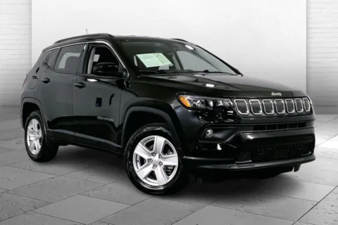 Black 2022 Jeep Compass Latitude 4x4 for sale in Kansas City, MO