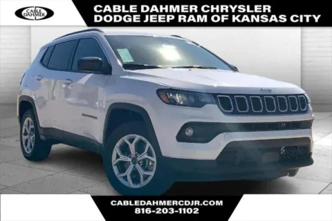 White 2025 Jeep Compass Latitude 4x4 for sale in Kansas City, MO
