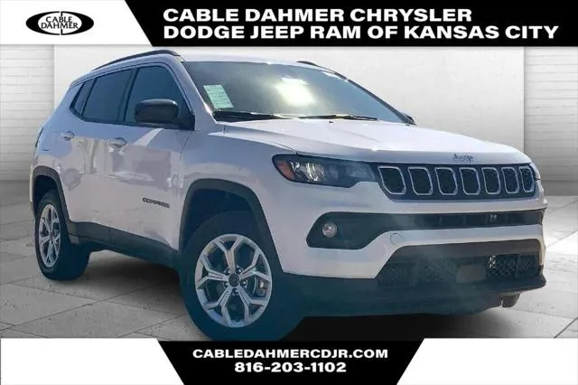 White 2025 Jeep Compass Latitude 4x4 for sale in Kansas City, MO