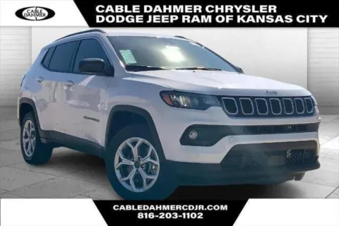 White 2025 Jeep Compass Latitude 4x4 for sale in Kansas City, MO