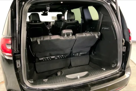 More photos of 2024 Chrysler Pacifica Limited AWD at Cable Dahmer Chrysler Dodge Jeep Ram of Kansas City, MO