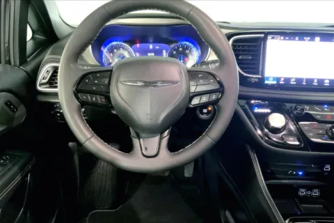 More photos of 2024 Chrysler Pacifica Limited AWD at Cable Dahmer Chrysler Dodge Jeep Ram of Kansas City, MO