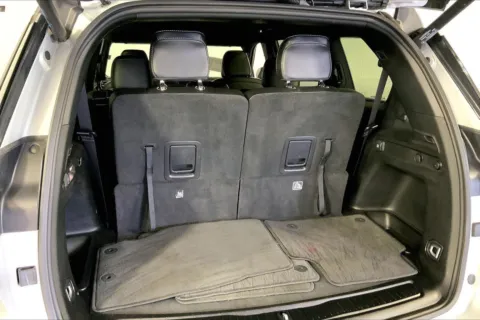 More photos of 2024 Jeep Grand Cherokee L Altitude 4x4 at Cable Dahmer Chrysler Dodge Jeep Ram of Kansas City, MO