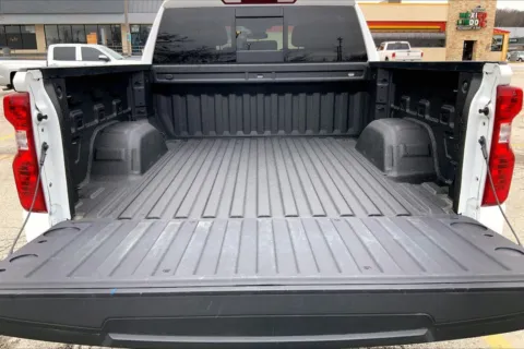 More photos of 2024 Chevrolet Silverado 1500 4WD Crew Cab Short Bed LT at Cable Dahmer Chrysler Dodge Jeep Ram of Kansas City, MO
