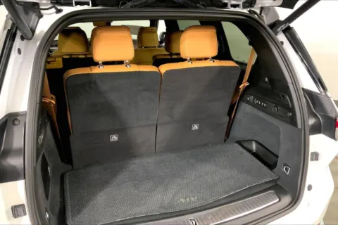 More photos of 2023 Jeep Grand Cherokee L Summit 4x4 at Cable Dahmer Chrysler Dodge Jeep Ram of Kansas City, MO