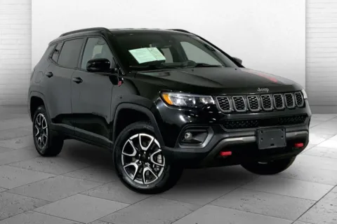 Black 2024 Jeep Compass Trailhawk 4x4 for sale in Kansas City, MO