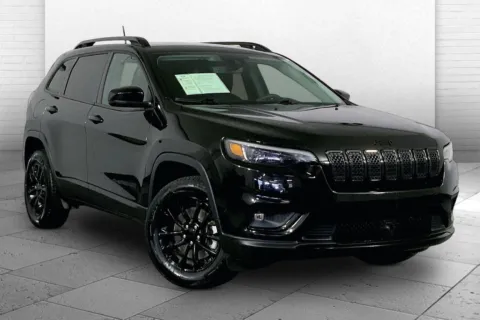 Black 2023 Jeep Cherokee Altitude Lux 4x4 for sale in Kansas City, MO