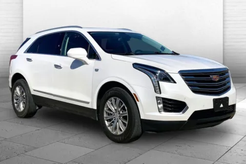 White 2017 Cadillac XT5 Luxury for sale in Kansas City, MO