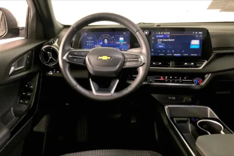 More photos of 2025 Chevrolet Equinox FWD LT at Cable Dahmer Chrysler Dodge Jeep Ram of Kansas City, MO