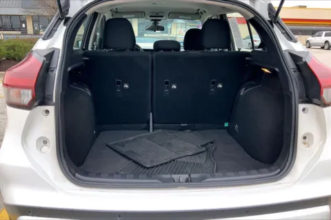 More photos of 2024 Nissan Kicks SV Xtronic CVT at Cable Dahmer Chrysler Dodge Jeep Ram of Kansas City, MO