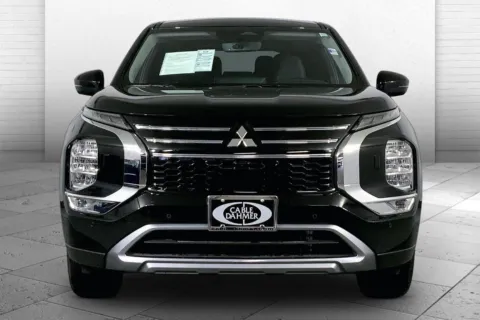 Photos of 2025 Mitsubishi Outlander SE 2.5 S-AWC for sale in Kansas City, MO at Cable Dahmer Chrysler Dodge Jeep Ram of Kansas City