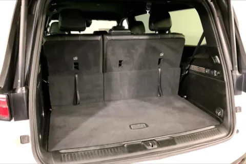 More photos of 2024 Jeep Wagoneer Series II at Cable Dahmer Chrysler Dodge Jeep Ram of Kansas City, MO