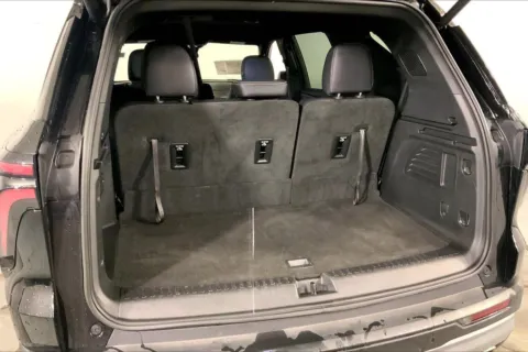 More photos of 2025 Chevrolet Traverse FWD LT at Cable Dahmer Chrysler Dodge Jeep Ram of Kansas City, MO