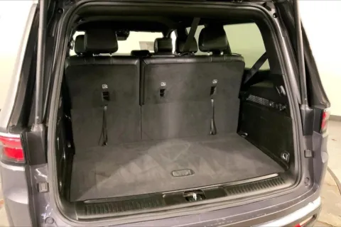 More photos of 2024 Jeep Wagoneer Series II 4x4 at Cable Dahmer Chrysler Dodge Jeep Ram of Kansas City, MO