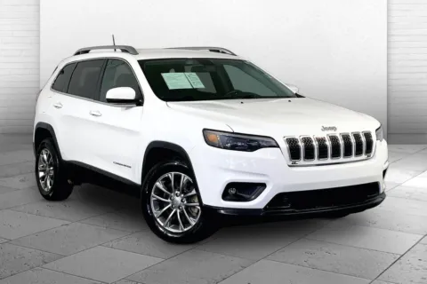 White 2019 Jeep Cherokee Latitude Plus for sale in Kansas City, MO