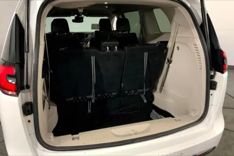 More photos of 2023 Chrysler Pacifica Touring L at Cable Dahmer Chrysler Dodge Jeep Ram of Kansas City, MO